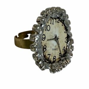 Vintage Gold‑Plated Quartz Clock Ring – Rhinestone Border